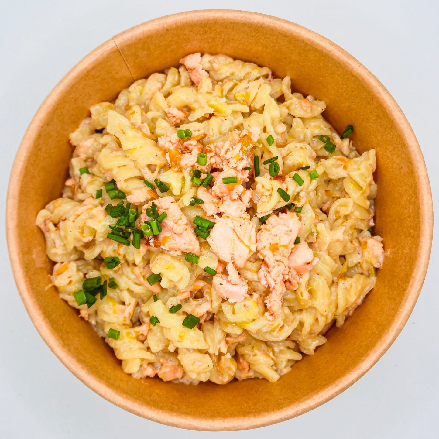 PASTA AMB SALMÓ, PORRO I CREMA DE LLET