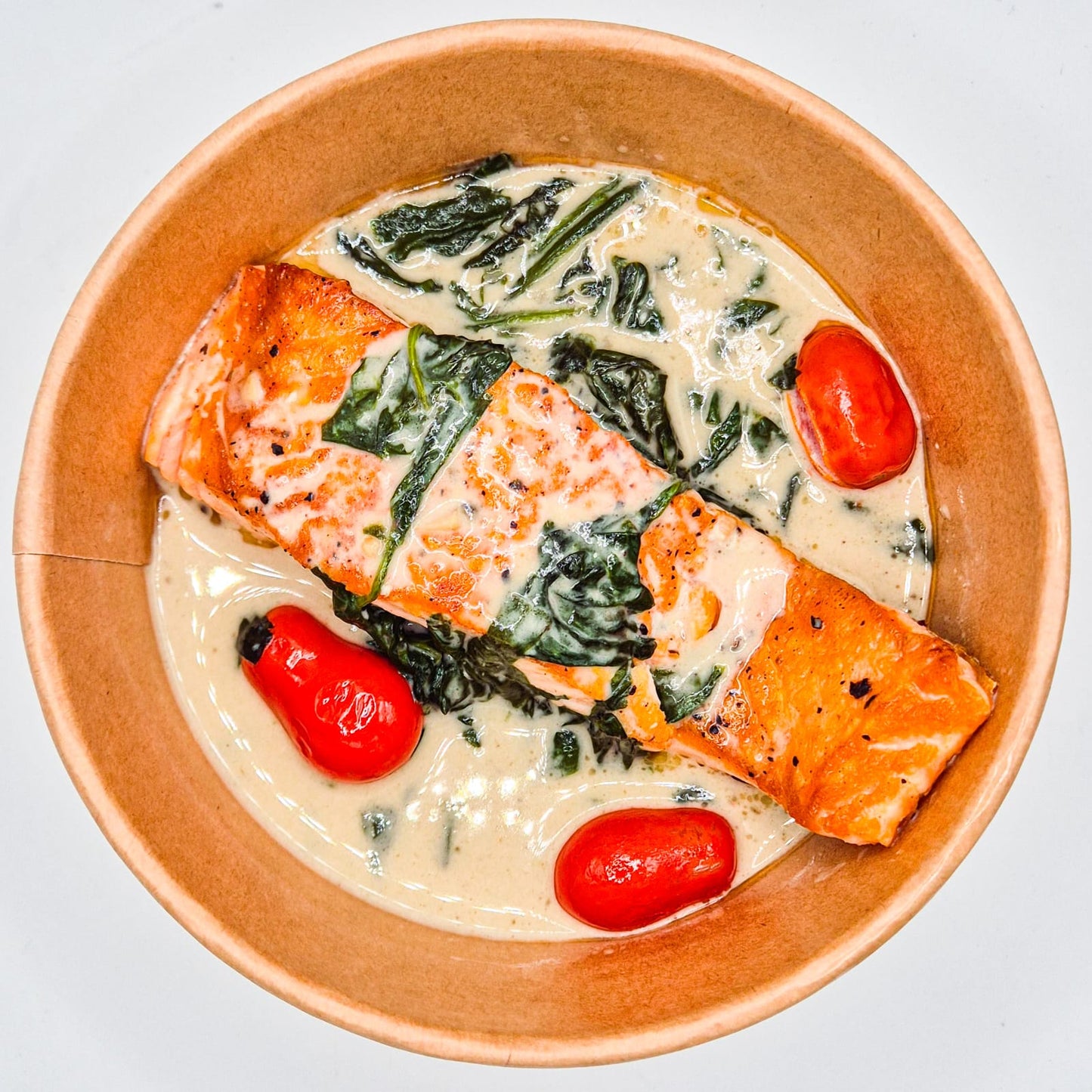 SALMÓ AMB LLET DE COCO, ESPINACS I ALFÀBREGA