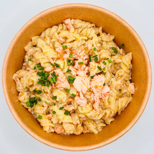 PASTA AMB SALMÓ, PORRO I CREMA DE LLET